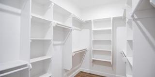 924 Parker Lane Gallery 17
