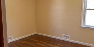 Brick 4 Bedrooms house is South Euclid With 2 Cars Detached Garage for Rent Gallery 27