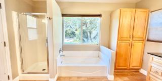 Lovely Single Story Home, Great Neighborhood, Amazing Yard Space, Close distance to Downtown Fallbrook! Gallery 24