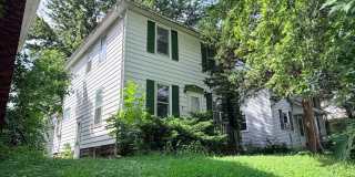 Come check out this spacious 3-bedroom, 1-bathroom home in Moline! Gallery 1