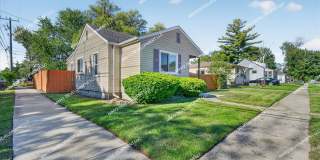 Fully Renovated 2-Bedroom Single-Level Home in Warren Gallery 27