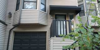 2 Bedroom, 2.5 Bath Walking Distance From the Riverside Trails and Downtown! Gallery 26