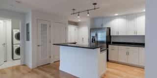 1BR/1BA - Beautiful Updated Condo in Downtown Portland Gallery 1