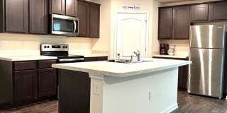 4BR Home with Solar Panels + Whole-Home Water Filtration Gallery 4