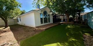 Beautifully updated home IN THE BLUFFS! Gallery 34