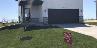 Executive Rental - 4 Bedroom 2.5 Baths Gallery 7
