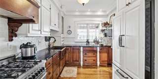 Beautiful 2 bedroom/ 2 bathroom apartment located right on Historic Main Street in St. Charles. Beautiful 2 bedroom/ 2 bathroom apartment located right on Historic Main Street in St. Charles. Gallery 8