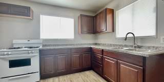 2 Bedroom / 1 Bathroom Duplex Unit Gallery 1
