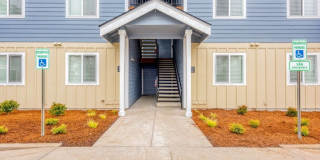 Queen Court Apartments Gallery 4