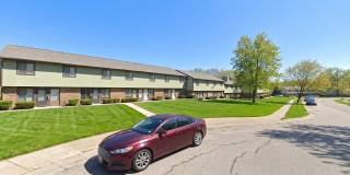 Cedarwood Apartments- 2 Bedroom 2 Bathroom Gallery 2