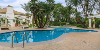 Summit At Warner Center Gallery 4