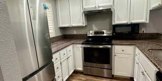 Charming 2 Bed 1.5 Bath Condo in Newark! Available August 1st! Gallery 3