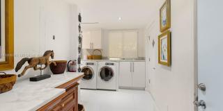 1000 Venetian Way Gallery 38