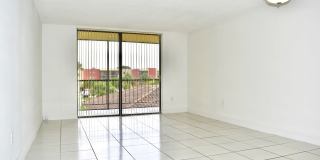 2500 Inverrary Gallery 14