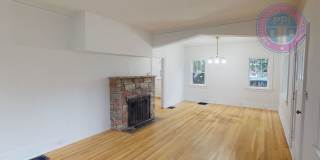 Coveted Old Town Lake Oswego Craftsman | Walk to George Rogers Park, Downtown Dining & Shopping Gallery 3