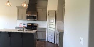 3 Bed | 2 Bath Home - Deer Creek Schools - Storm Shelter - Rockwell Village Addition Gallery 4