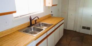 Adorable Single Level Northeast Home With Refrigerated Air Located In Quiet Neighborhood Gallery 14