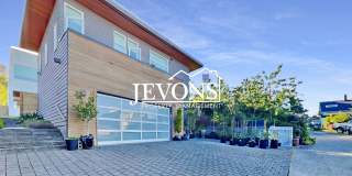 Luxury single-family home with inclusive water, sewer, and garbage Gallery 75