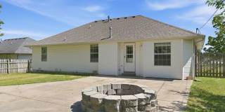 Nixa 3 bed 2 bath 2 car garage home! Gallery 3