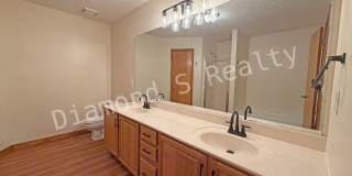 Charming 3 Bedroom in Desirable South Neighborhood! Gallery 8