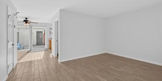 3 Bed / 1.5 Bath Townhome! Gallery 19