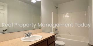 Great 3 bed and 3 bath home in Spanaway! Gallery 13