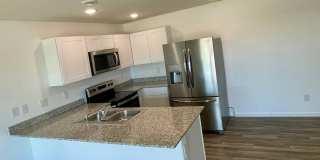 32013 N Poplar St Gallery 1