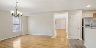 2346 ADAMS LAKE Boulevard Gallery 15