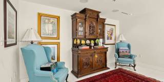 1000 Venetian Way Gallery 25