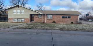 4 Bedroom, 2 Bathroom Split Level Home Gallery 1