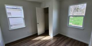 Beautifully Remodeled 3 Bed / 2 Bath Home with Large Backyard Gallery 16