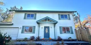 Stunning 3 Bed, 2.5 Bath Home in the Heart of Downtown Bend! Stunning 3 Bed, 2.5 Bath Home in the Heart of Downtown Bend! Gallery 1