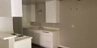 Spacious 1 Bedroom 1 Bath Upstairs Apartment Gallery 3