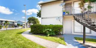 Charming Two Bed Ground Floor Condo in Englewood Park – Move-In Ready! Gallery 18