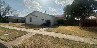 2 bed, 2 bath, Duplex with 1 car garage Gallery 1