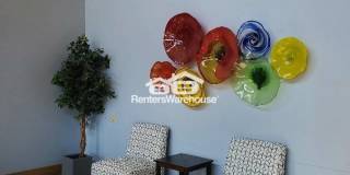 2323 Locust Street Gallery 19