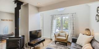 Downtown 2 BDR / 2BA - Walk to Everything Gallery 9