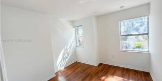1145 W Lake St Gallery 28