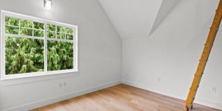 910 N 74th St Gallery 23