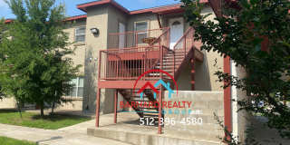 Available Now: 1 Bed/1 Bath Walking Distance to Downtown! Available Now: 1 Bed/1 Bath Walking Distance to Downtown! Gallery 1