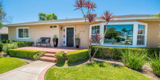 Private Newport Beach Cul-de-Sac Home Gallery 6