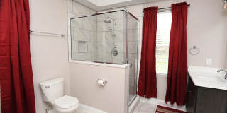 Room in 4 Bedroom Home at S Person St Gallery 6