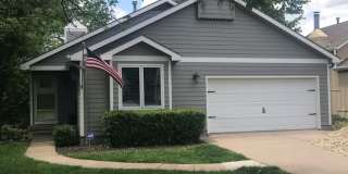 FANTASTIC HOME ON THE WEST SIDE! FENCED BACKYARD! Gallery 1