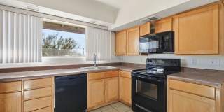 3BR/4BA Professional Retreat with Private Desert Oasis Gallery 9