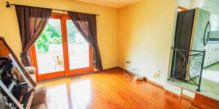 300 MACCLELLAND Avenue Gallery 19