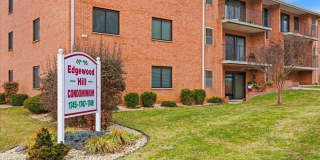 1745 EDGEWOOD HILL Circle unit: 3 Gallery 1