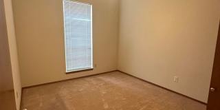 4 Bed, 2.5 Bath Brick home with 2 car garage Gallery 32