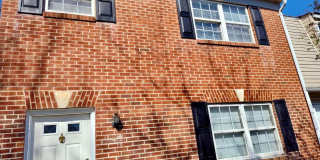 Available 3 Bedroom 1.5 bath Townhouse in Fredericksburg, Stafford County Gallery 1