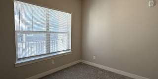 Secure, Stylish & Convenient – 2 Bed Condo in Loveland Gallery 8