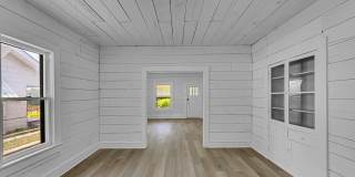 Spacious 3 Bed - 1 Bath House Near Downtown Spacious 3 Bed - 1 Bath House Near Downtown Gallery 13